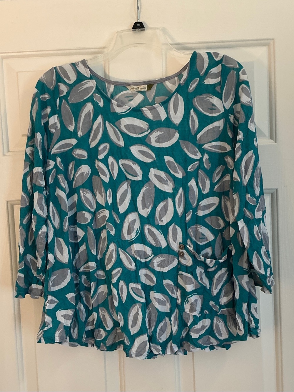 Chalet et ceci 3/4 Sleeve Crinkle Top Teal Gray White size Small